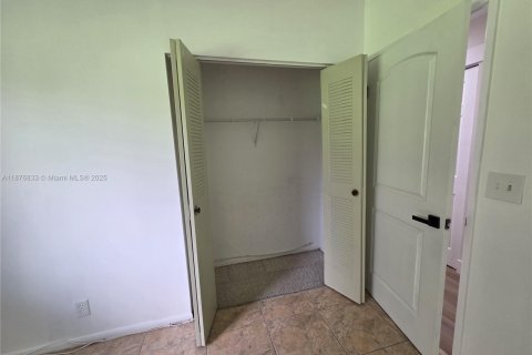 Casa en alquiler en Sunrise, Florida, 3 dormitorios, 97.55 m2 № 1923831 - foto 14