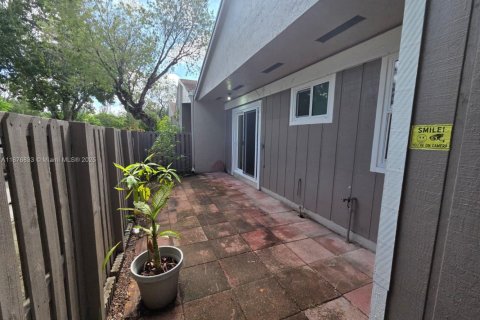 Casa en alquiler en Sunrise, Florida, 3 dormitorios, 97.55 m2 № 1923831 - foto 28