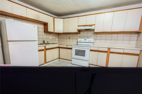 Casa en venta en Orlando, Florida, 4 dormitorios, 147.71 m2 № 1911380 - foto 4