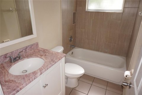 Купить кондоминиум в Киссимми, Флорида 5 комнат, 119.57м2, № 2204824 - фото 4