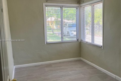 House in Fort Lauderdale, Florida 2 bedrooms, 98.1 sq.m. № 1969796 - photo 6