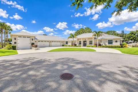 Villa ou maison à vendre à Avon Park, Floride: 4 chambres, 349.78 m2 № 2431911 - photo 2