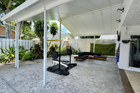 House in Homestead, Florida 3 bedrooms, 111.2 sq.m. № 1895430 - photo 22