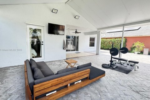 House in Homestead, Florida 3 bedrooms, 111.2 sq.m. № 1895430 - photo 23