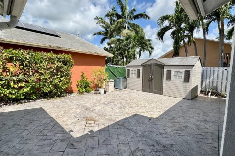 House in Homestead, Florida 3 bedrooms, 111.2 sq.m. № 1895430 - photo 19