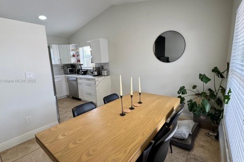 House in Homestead, Florida 3 bedrooms, 111.2 sq.m. № 1895430 - photo 5