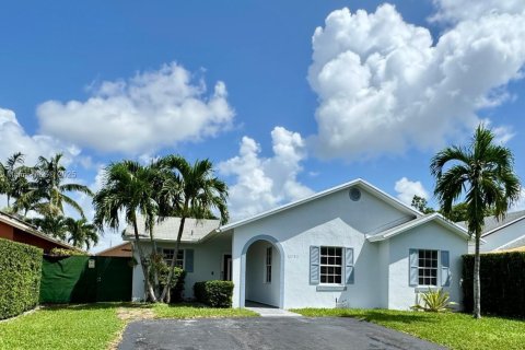 House in Homestead, Florida 3 bedrooms, 111.2 sq.m. № 1895430 - photo 1