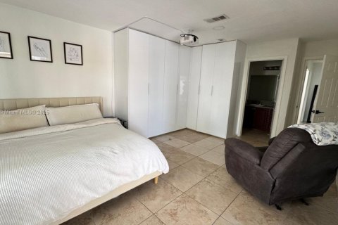 House in Homestead, Florida 3 bedrooms, 111.2 sq.m. № 1895430 - photo 14