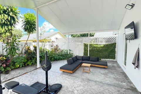 House in Homestead, Florida 3 bedrooms, 111.2 sq.m. № 1895430 - photo 27