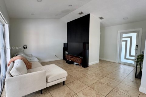 House in Homestead, Florida 3 bedrooms, 111.2 sq.m. № 1895430 - photo 8