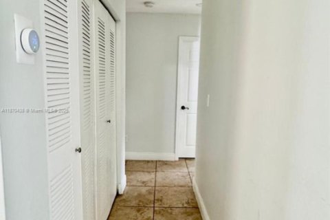 House in Homestead, Florida 3 bedrooms, 111.2 sq.m. № 1895430 - photo 12