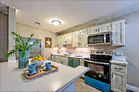 Condo in Fort Myers, Florida, 3 bedrooms  № 1719484 - photo 7