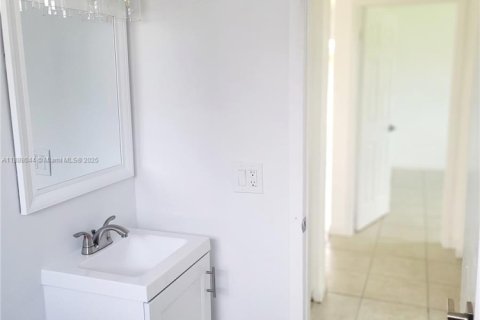 Casa en alquiler en Homestead, Florida, 2 dormitorios, 161.28 m2 № 1938567 - foto 10
