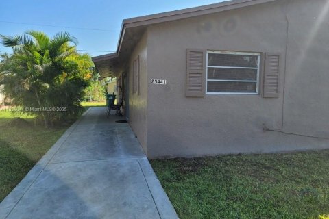 Casa en alquiler en Homestead, Florida, 2 dormitorios, 161.28 m2 № 1938567 - foto 1