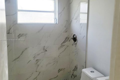 Casa en alquiler en Homestead, Florida, 2 dormitorios, 161.28 m2 № 1938567 - foto 6