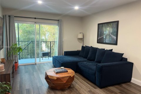 Condo in North Miami Beach, Florida, 1 bedroom  № 2031679 - photo 1