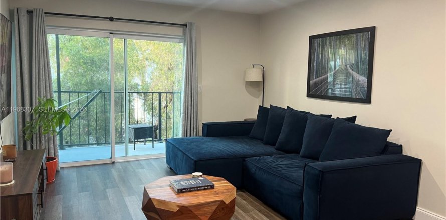 Condo in North Miami Beach, Florida, 1 bedroom  № 2031679