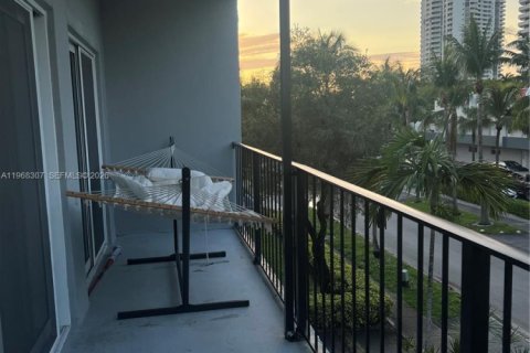 Condo in North Miami Beach, Florida, 1 bedroom  № 2031679 - photo 8