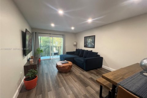 Condo in North Miami Beach, Florida, 1 bedroom  № 2031679 - photo 22