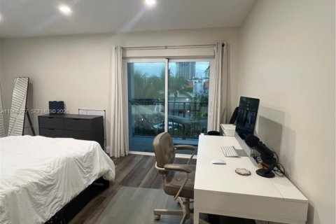 Condo in North Miami Beach, Florida, 1 bedroom  № 2031679 - photo 20