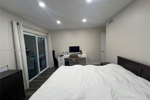 Condo in North Miami Beach, Florida, 1 bedroom  № 2031679 - photo 21