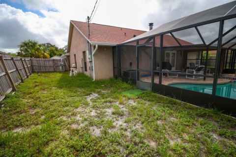 House in Deltona, Florida 3 bedrooms, 125.6 sq.m. № 1825295 - photo 25