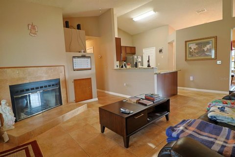 House in Deltona, Florida 3 bedrooms, 125.6 sq.m. № 1825295 - photo 10