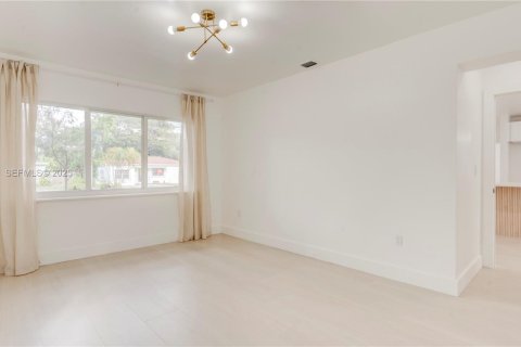 Casa en venta en North Miami, Florida, 3 dormitorios, 150.97 m2 № 1982406 - foto 9