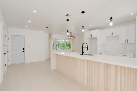 Casa en venta en North Miami, Florida, 3 dormitorios, 150.97 m2 № 1982406 - foto 7