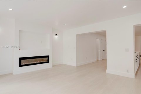 Casa en venta en North Miami, Florida, 3 dormitorios, 150.97 m2 № 1982406 - foto 26