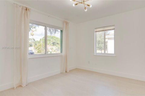 Casa en venta en North Miami, Florida, 3 dormitorios, 150.97 m2 № 1982406 - foto 18