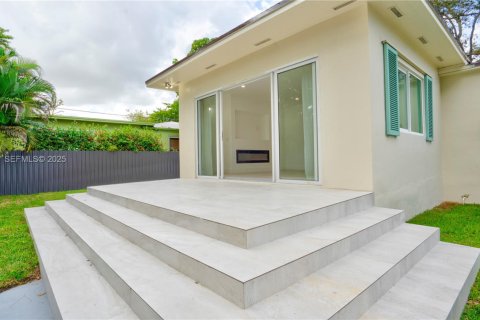 Casa en venta en North Miami, Florida, 3 dormitorios, 150.97 m2 № 1982406 - foto 28