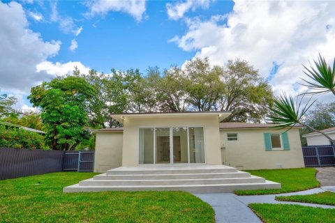 Casa en venta en North Miami, Florida, 3 dormitorios, 150.97 m2 № 1982406 - foto 30