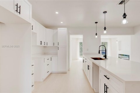 Casa en venta en North Miami, Florida, 3 dormitorios, 150.97 m2 № 1982406 - foto 23