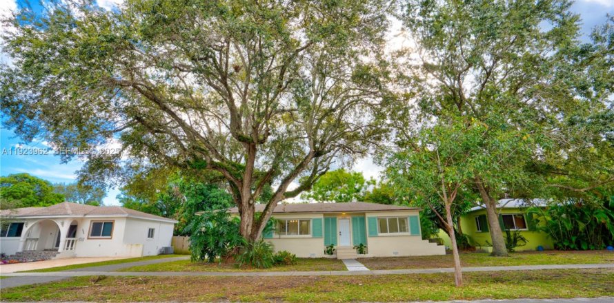 Casa en North Miami, Florida 3 dormitorios, 150.97 m2 № 1982406
