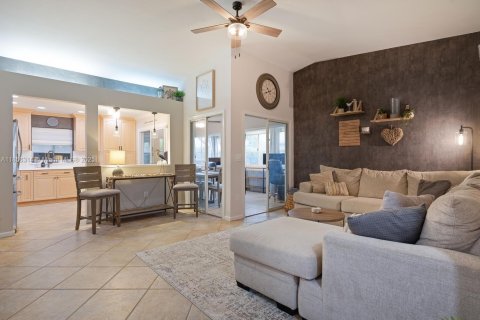 Villa ou maison à vendre à Homestead, Floride: 2 chambres, 109.9 m2 № 1882584 - photo 5