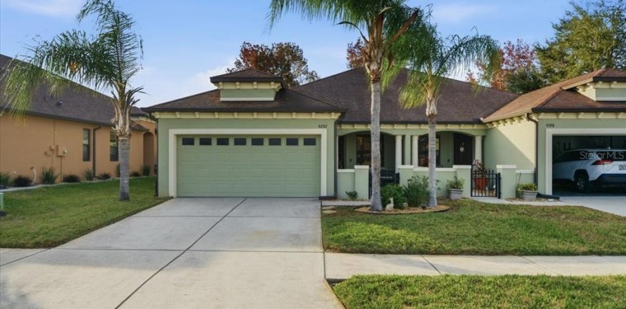 Duplex à Brooksville, Floride 3 chambres, 139.35 m2 № 2380327