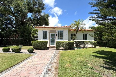 House in Coral Gables, Florida 3 bedrooms, 97.83 sq.m. № 2075215 - photo 2