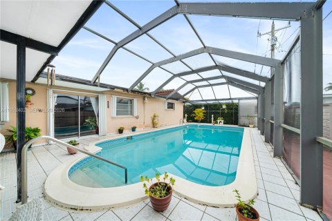 Villa ou maison à vendre à Miami, Floride: 3 chambres, 173.91 m2 № 2006692 - photo 20