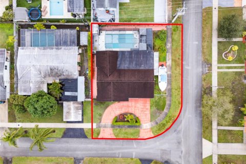 Villa ou maison à vendre à Miami, Floride: 3 chambres, 173.91 m2 № 2006692 - photo 21