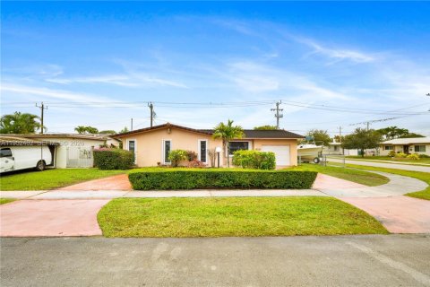 Villa ou maison à Miami, Floride 3 chambres, 173.91 m2 № 2006692