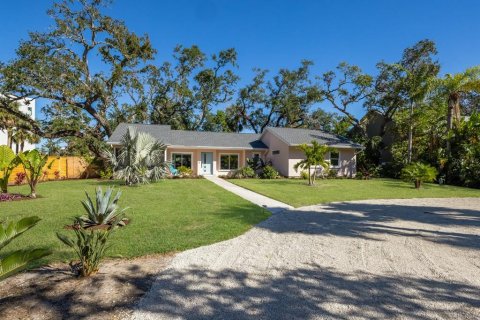 House in Sarasota, Florida 3 bedrooms, 156.63 sq.m. № 1553174 - photo 7