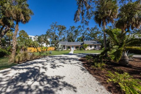 House in Sarasota, Florida 3 bedrooms, 156.63 sq.m. № 1553174 - photo 6