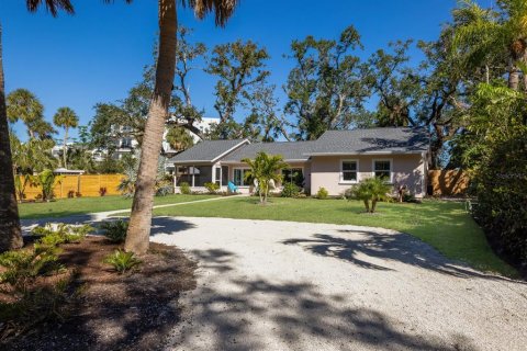 House in Sarasota, Florida 3 bedrooms, 156.63 sq.m. № 1553174 - photo 3