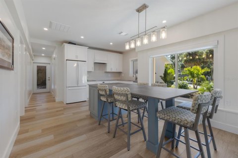 House in Sarasota, Florida 3 bedrooms, 156.63 sq.m. № 1553174 - photo 18