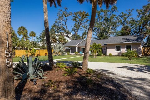 House in Sarasota, Florida 3 bedrooms, 156.63 sq.m. № 1553174 - photo 4