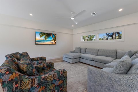 House in Sarasota, Florida 3 bedrooms, 156.63 sq.m. № 1553174 - photo 15
