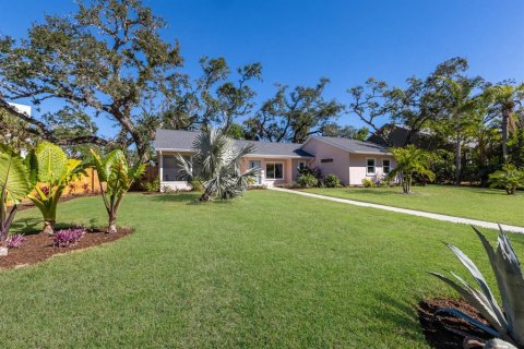 House in Sarasota, Florida 3 bedrooms, 156.63 sq.m. № 1553174 - photo 9