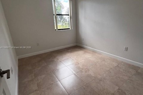 Adosado en alquiler en Homestead, Florida, 4 dormitorios, 175.31 m2 № 1932612 - foto 10