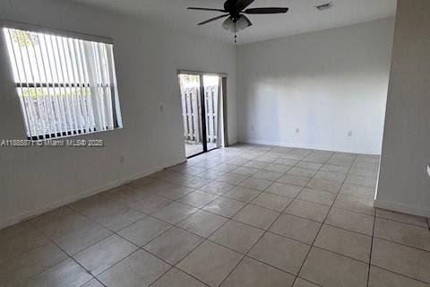 Adosado en alquiler en Homestead, Florida, 4 dormitorios, 175.31 m2 № 1932612 - foto 8